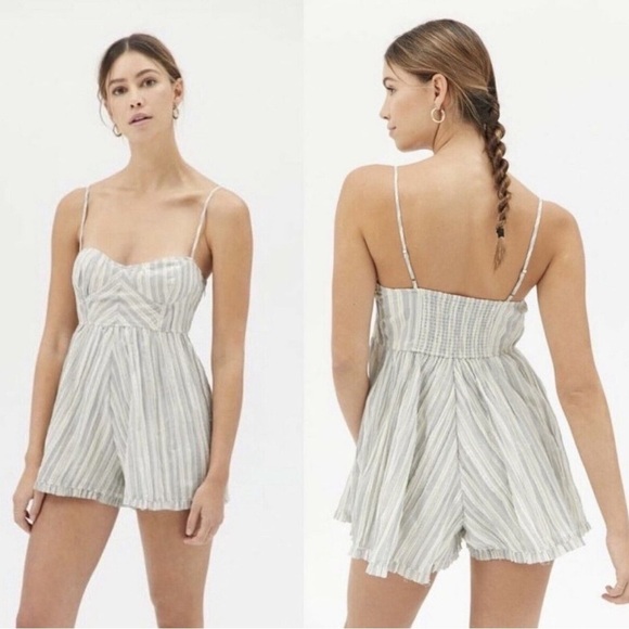 Urban Outfitters Lorelei Crinkle Romper Gray Size Large - Picture 1 of 8